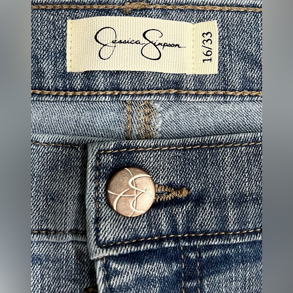 Jessica Simpson Mid Rise bootcut Soft Sculp Stretch Bootcut Jeans Size 16/33 NWT - Picture 3 of 5
